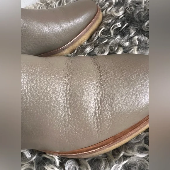 $1480 THE ROW Boris boot bootie moonstone taupe grained goatskin 38 7-7.5 - Picture 11 of 14